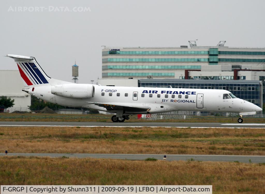 F-GRGP, 1999 Embraer ERJ-135ER (EMB-135ER) C/N 145188, Take off rwy 32R with new modified titles...