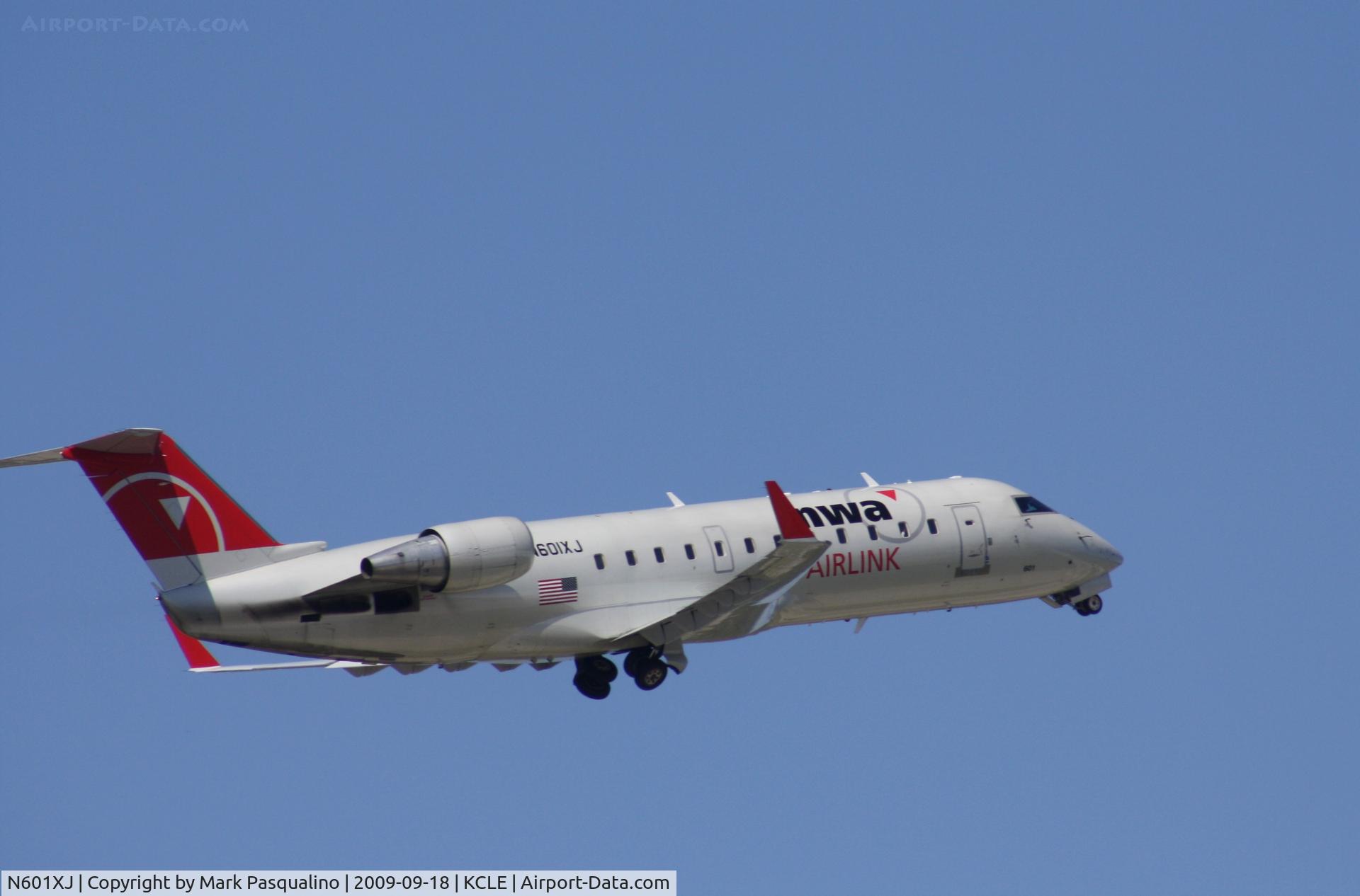 N601XJ, 2005 Bombardier CRJ-200 (CL-600-2B19) C/N 8044, CL-600-2B19