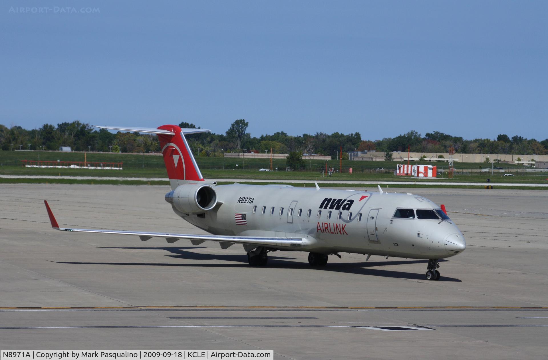 N8971A, 2004 Canadair CL-600-2B19 Regional Jet CRJ-440 C/N 7971, CL-600-2B19
