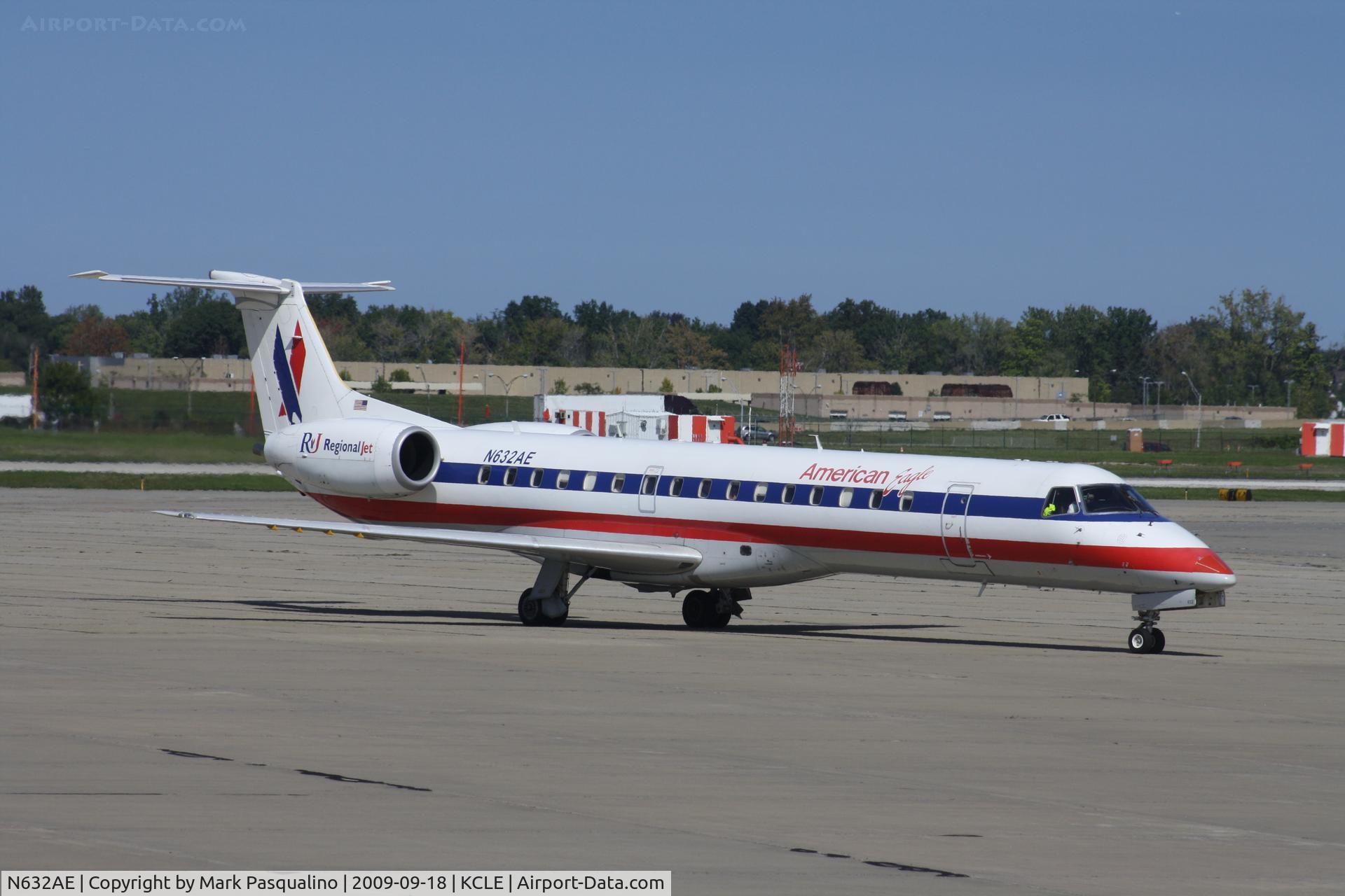 N632AE, 1999 Embraer ERJ-145LR (EMB-145LR) C/N 145143, EMB-145LR