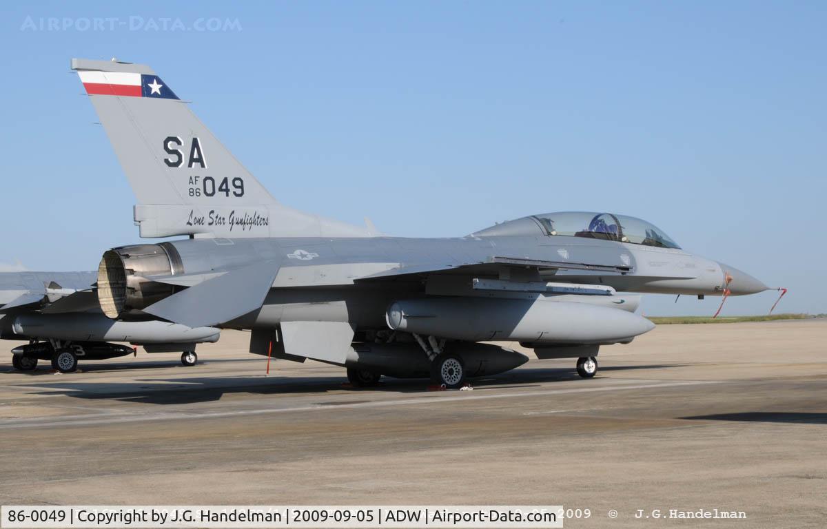 86-0049, 1986 General Dynamics F-16D Fighting Falcon C/N 5D-52, Texas ANG at NAF Washington