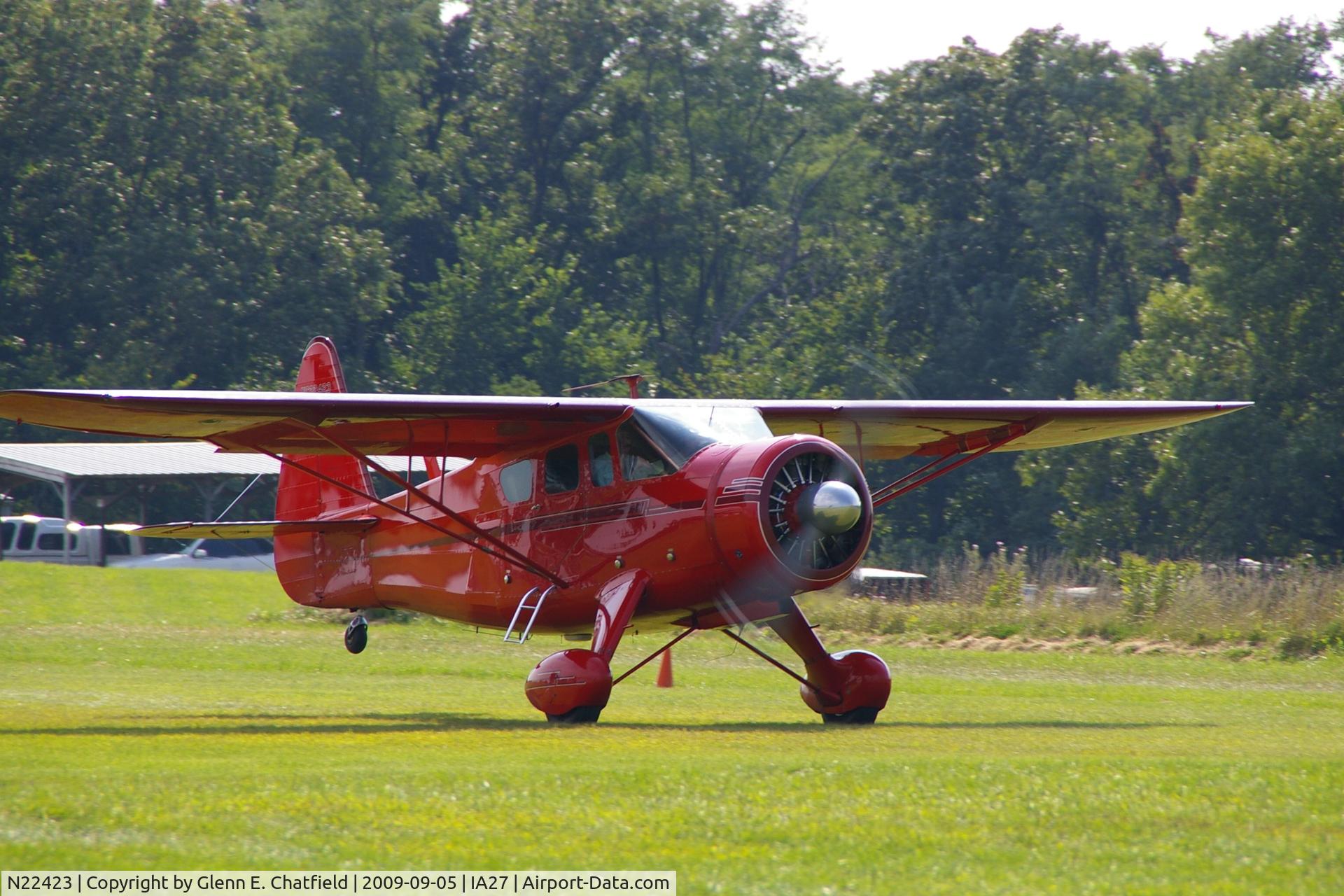 N22423, 1940 Howard Aircraft DGA-15P C/N 522, At the Antique Airplane Association Fly In.