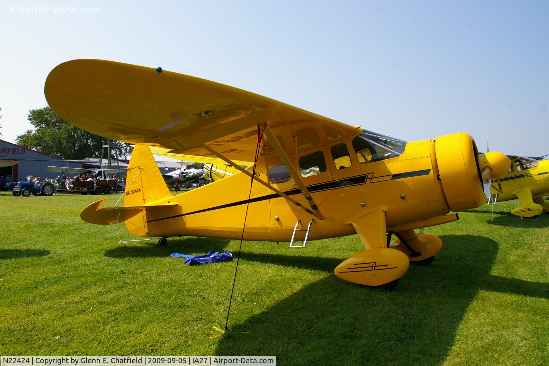 N22424, 1940 Howard Aircraft DGA-15P C/N 523, At the Antique Airplane Association Fly In.