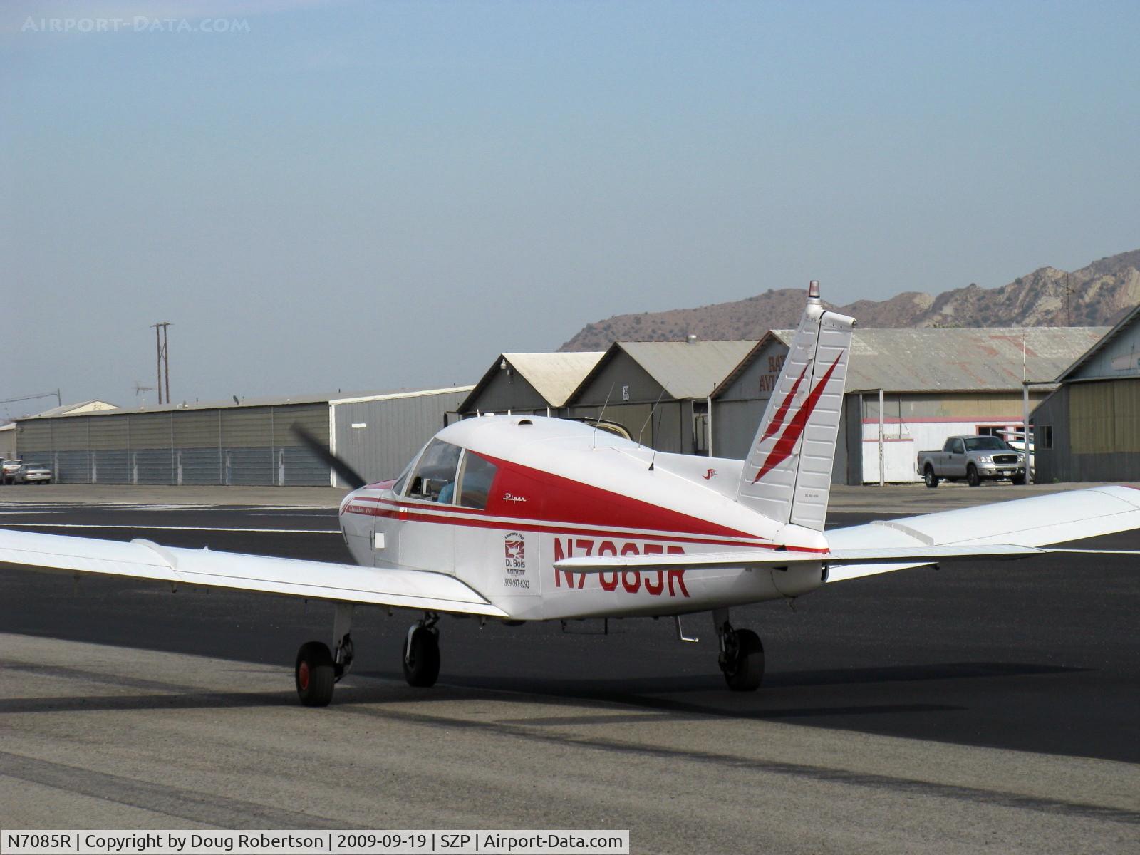 N7085R, 1966 Piper PA-28-140 Cherokee C/N 28-21788, 1966 Piper PA-28-140 CHEROKEE, Lycoming O-320-E2A 150 Hp, taxi