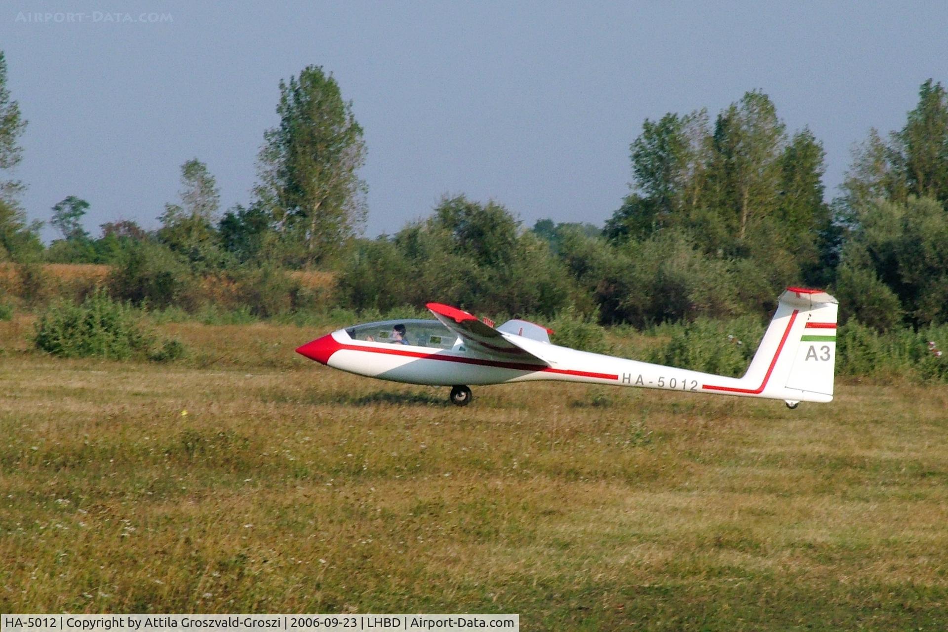 HA-5012, 1979 ICA IS-28B2 C/N 229, Börgönd Airport - Hungary - Landing