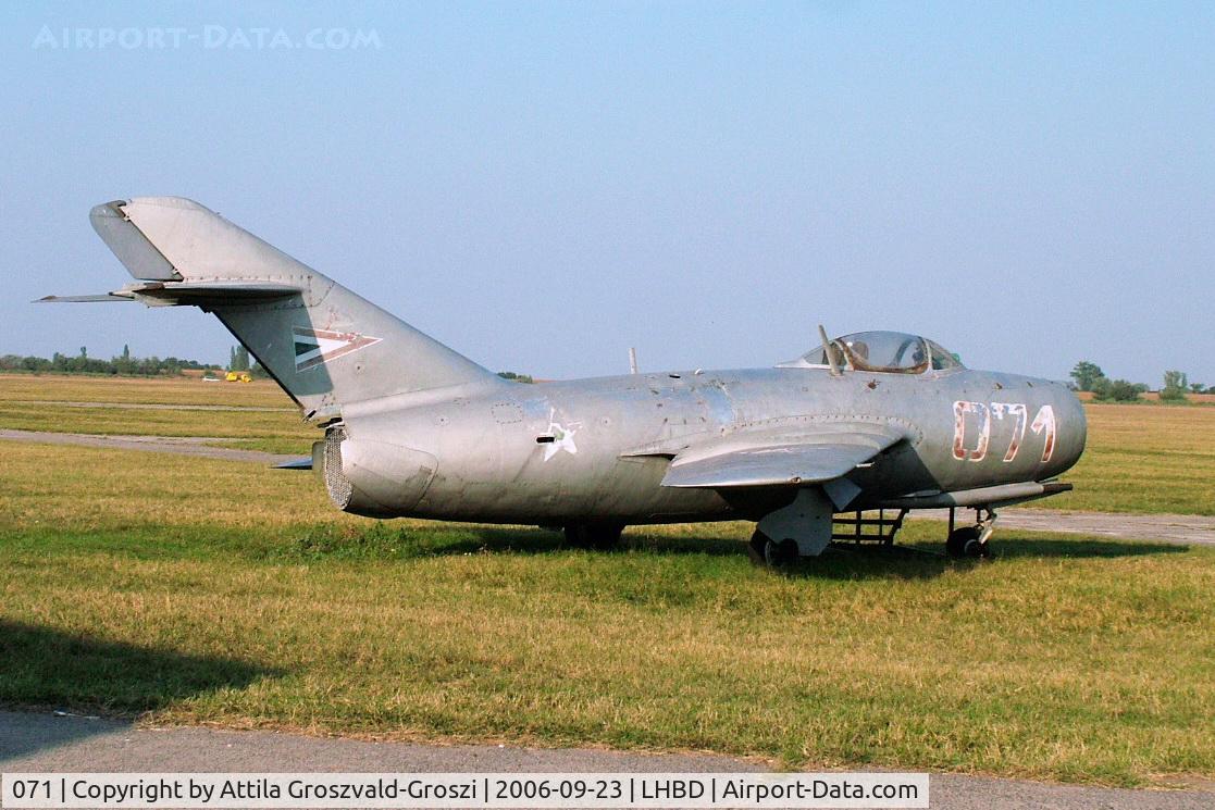 071, 1953 Mikoyan-Gurevich MiG-15bis C/N 3071, Börgönd Airport - Hungary