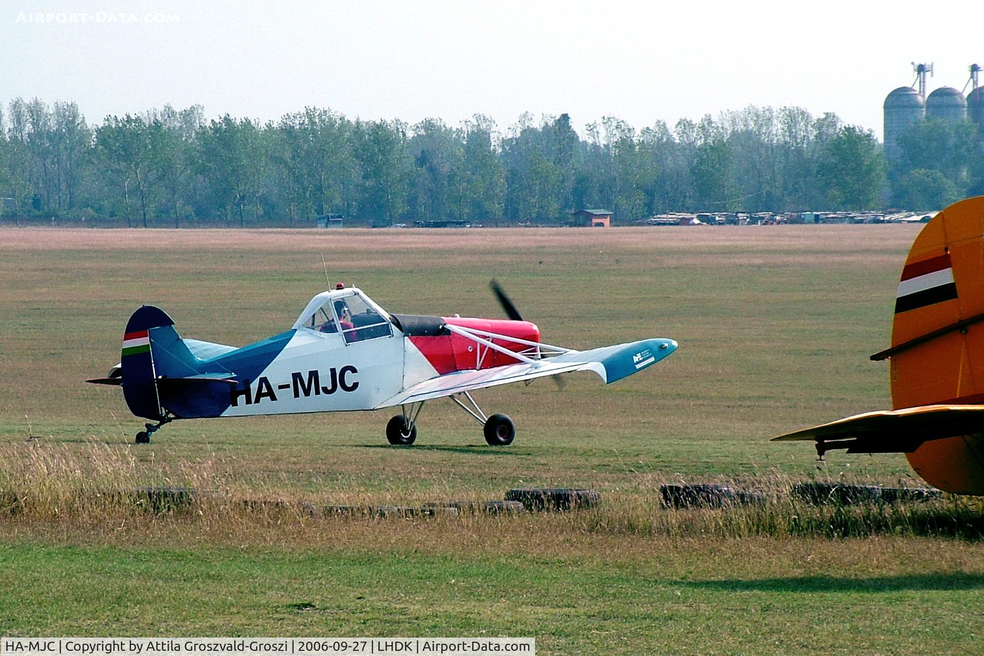 HA-MJC, 1966 Piper PA-25-235 Pawnee B C/N 25-3178, Dunakeszi Airport, Hungary - Rolling