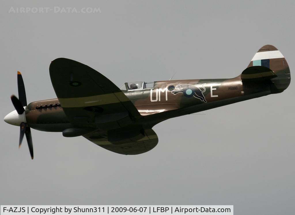 F-AZJS, 1944 Supermarine 389 Spitfire PR.XIX C/N 6S/585110, Participant of the Aviation Centennial Airshow... New engine and new c/s...