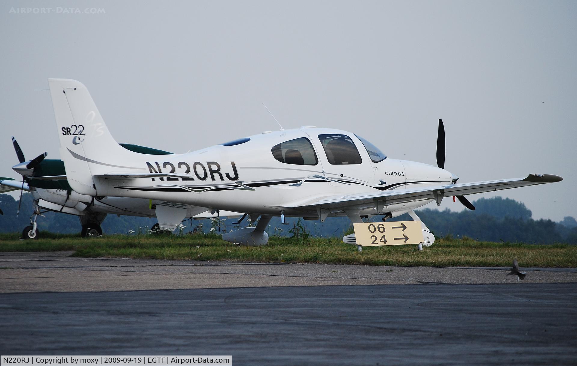N220RJ, 2006 Cirrus SR22 C/N 1775, Cirrus SR22 at Fairoaks