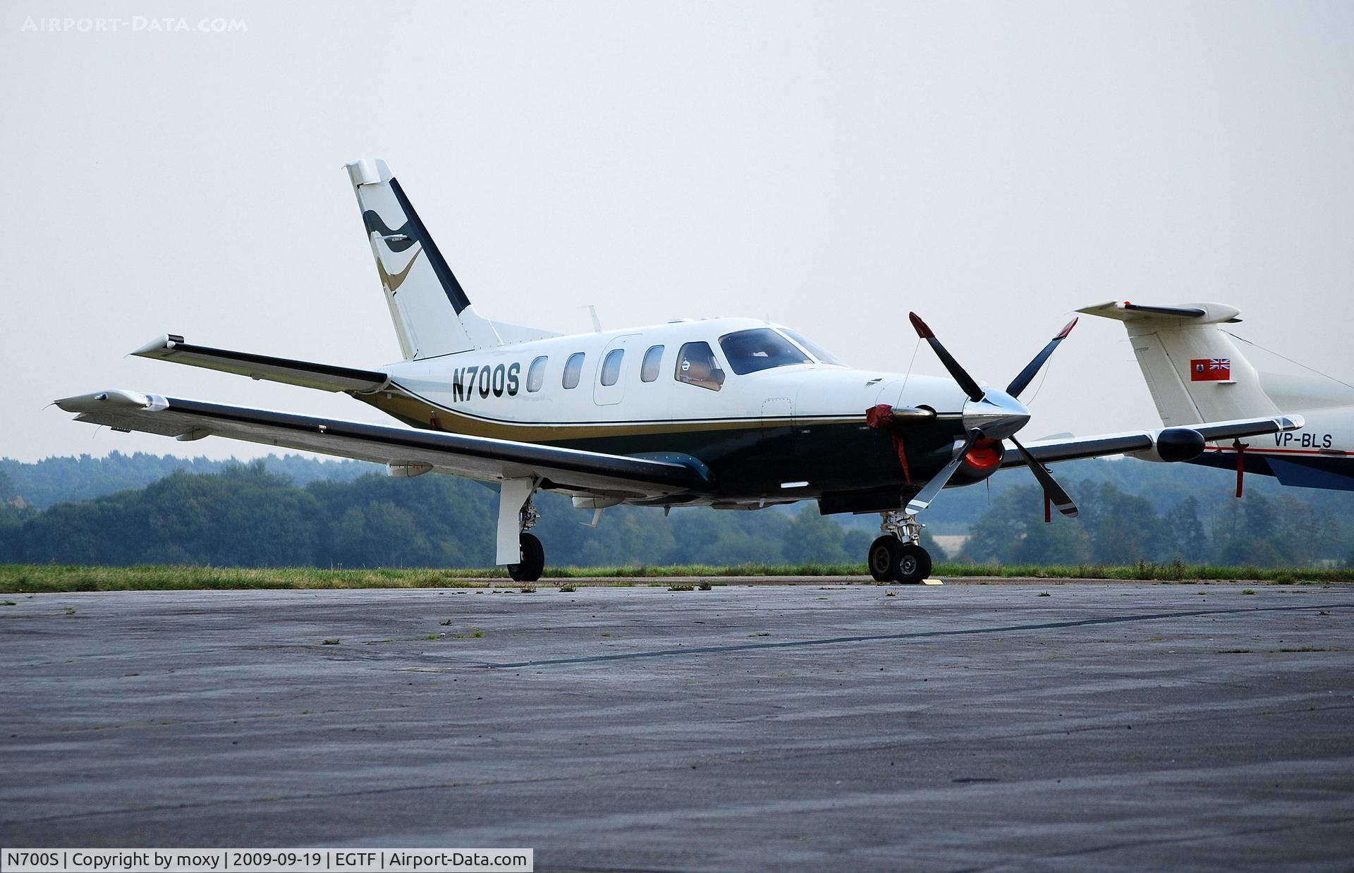 N700S, 2001 Socata TBM-700 C/N 193, Socata TBM70 at Fairoaks