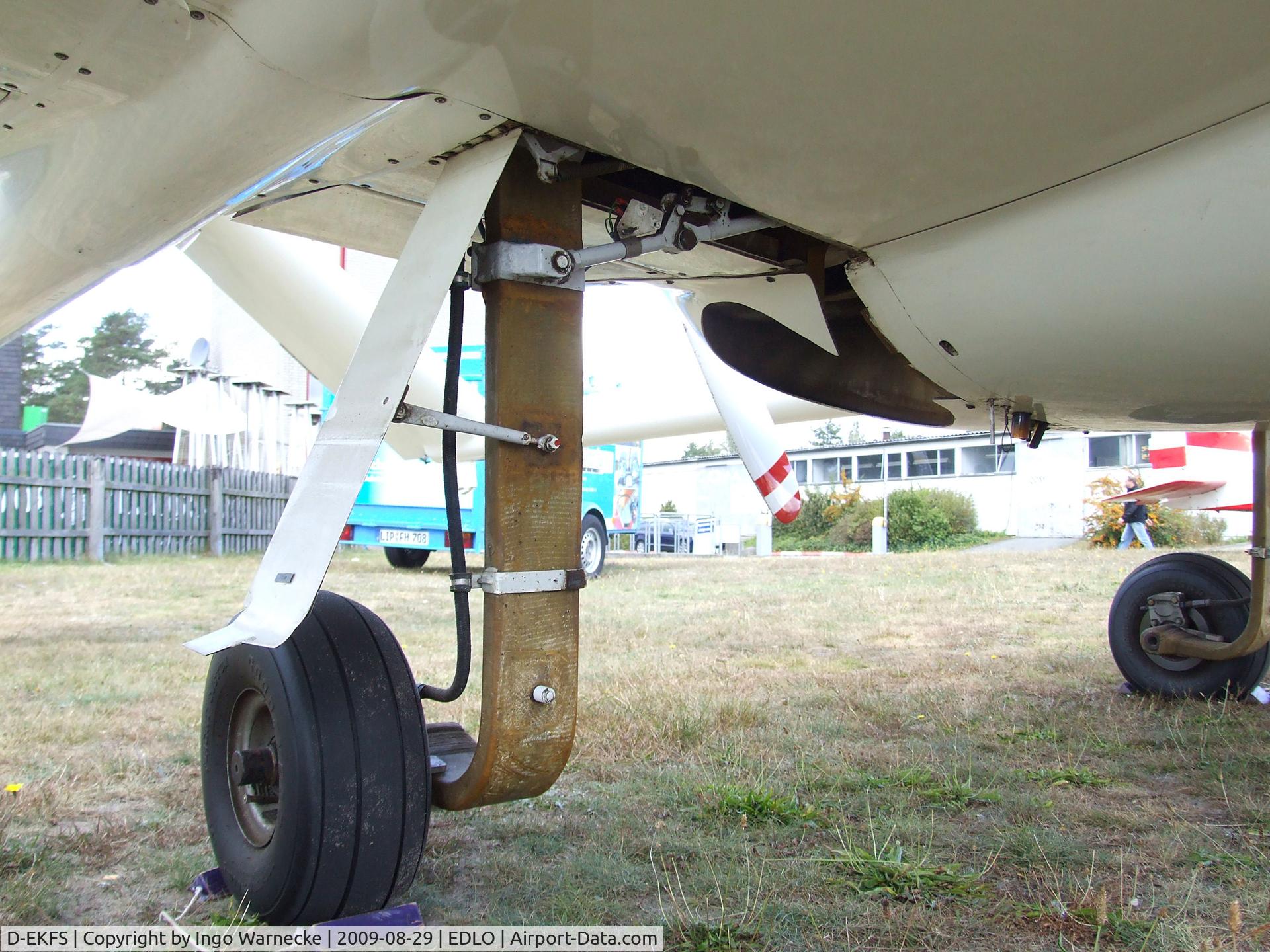 D-EKFS, Akaflieg Stuttgard FS.28 C/N V-1/1832, Akaflieg Stuttgart FS.28 Avispa at the 2009 OUV-Meeting at Oerlinghausen airfield
