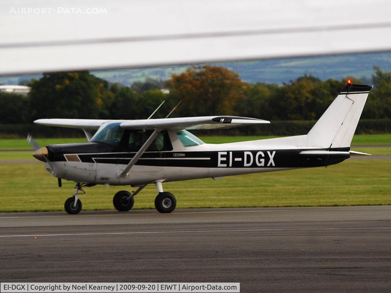 EI-DGX, 1978 Cessna 152 C/N 152-81296, Taxi-ing back to the ramp after a flying lesson.