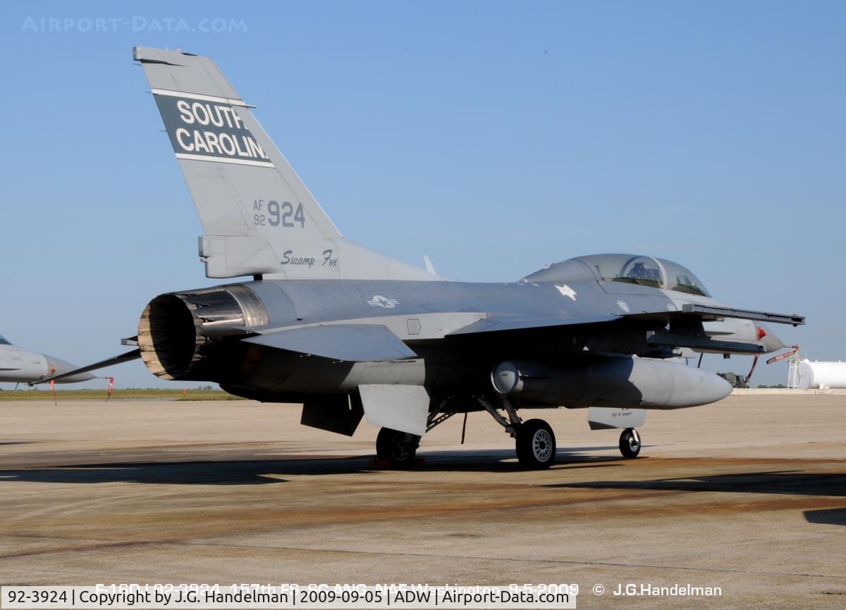 92-3924, 1992 Lockheed F-16D Fighting Falcon C/N CD-37, at NAF Washington
