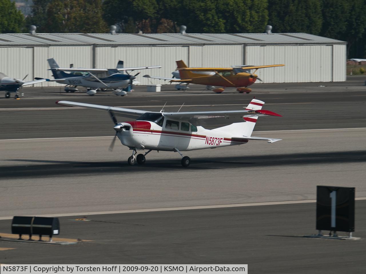 N5873F, 1967 Cessna 210G Centurion C/N 21058873, N5873F arriving on RWY 21