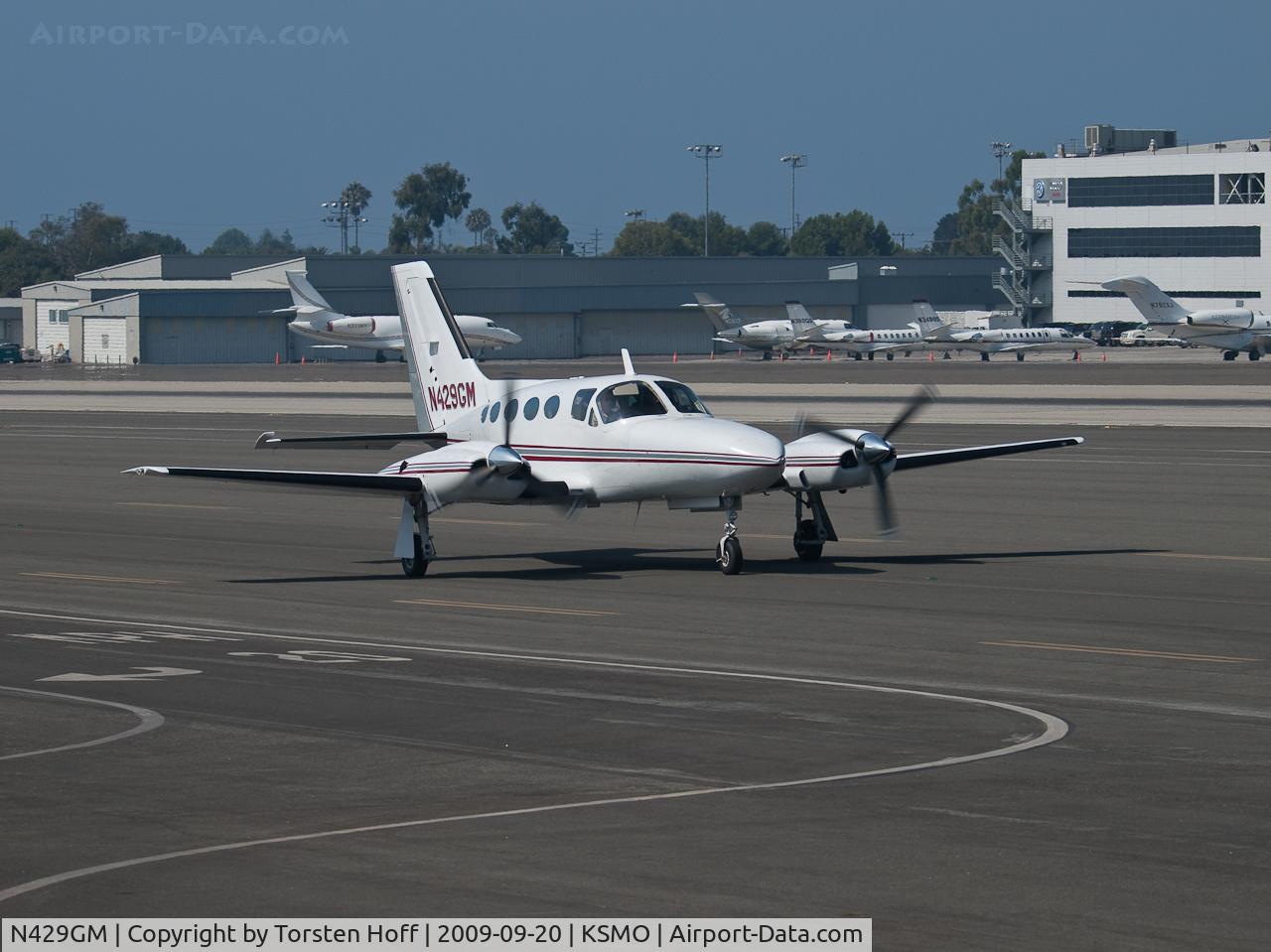 N429GM, 1982 Cessna 421C Golden Eagle C/N 421C1251, N429GM taxiing