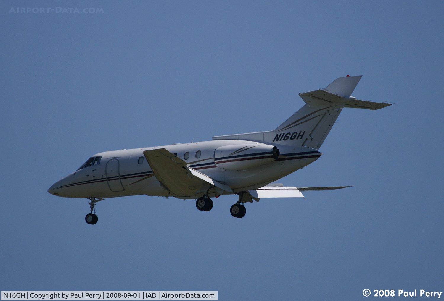 N16GH, 1986 British Aerospace BAe.125 Series 800A C/N 258065, She'll be on the ground in just a moment...