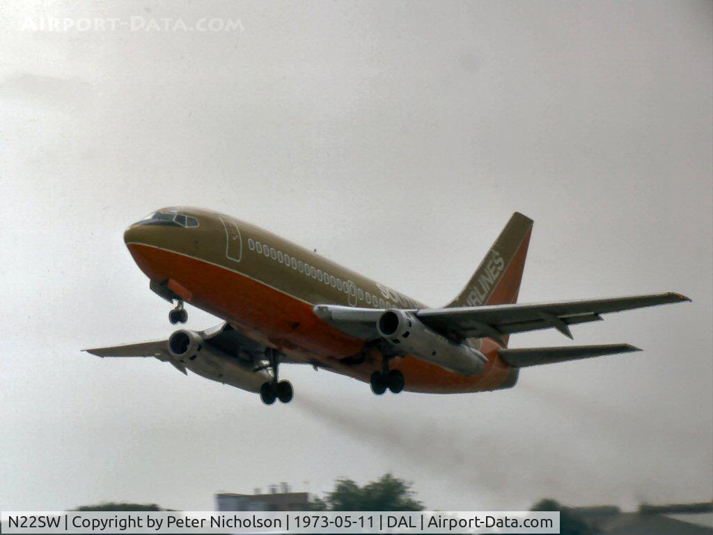 N22SW, 1971 Boeing 737-2H4 C/N 20336, Boeing 737-2H4 of Southwest Airlines climbing out of Love Field, Dallas in May 1973.