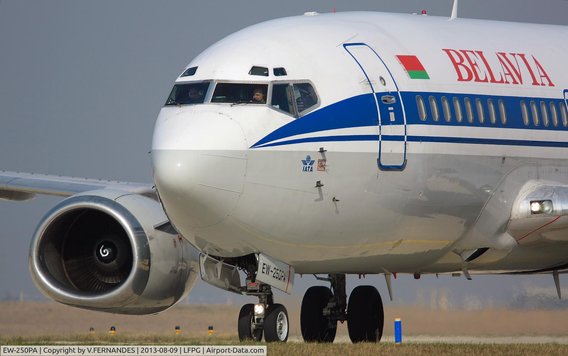 EW-250PA, 1995 Boeing 737-524 C/N 26319, CLOSE UP