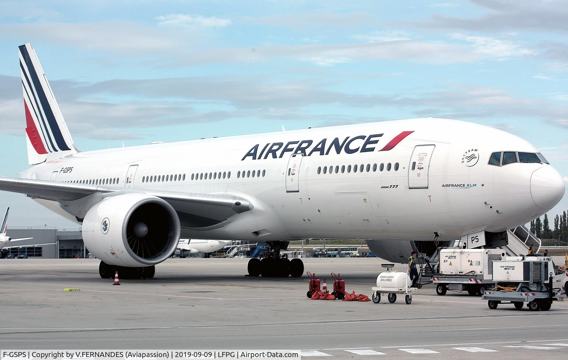 F-GSPS, 2001 Boeing 777-228/ER C/N 32306, with new colors