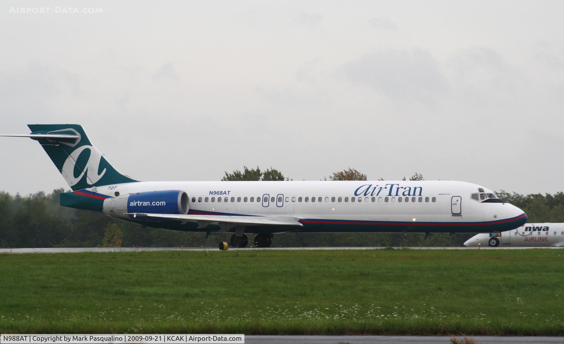 N988AT, 2001 Boeing 717-200 C/N 55068, Boeing 717-200