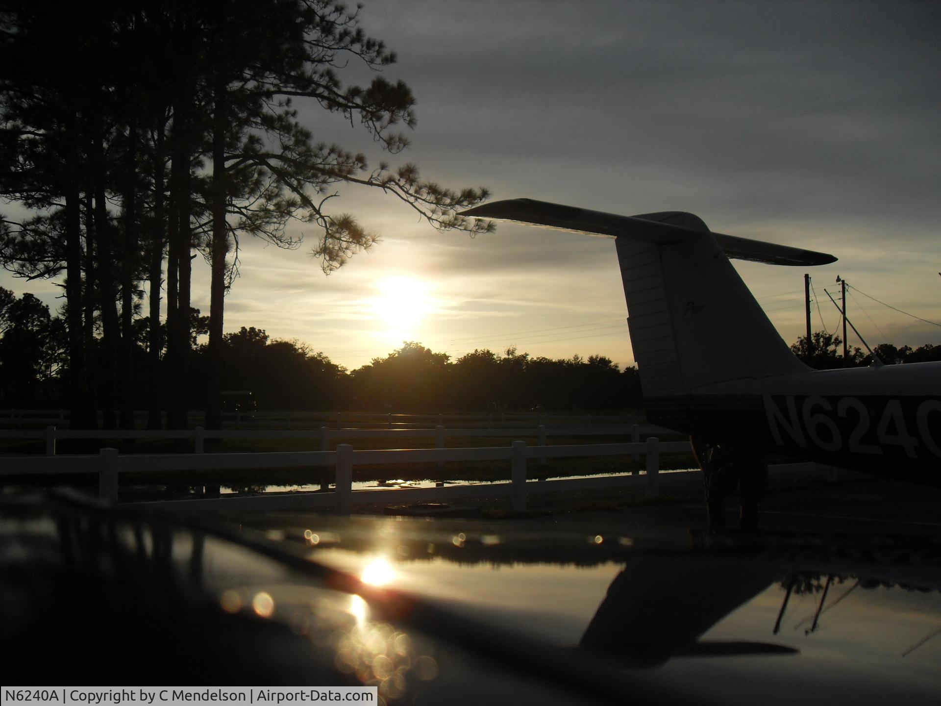 N6240A, 1978 Piper PA-38-112 Tomahawk Tomahawk C/N 38-78A0351, Sunset
