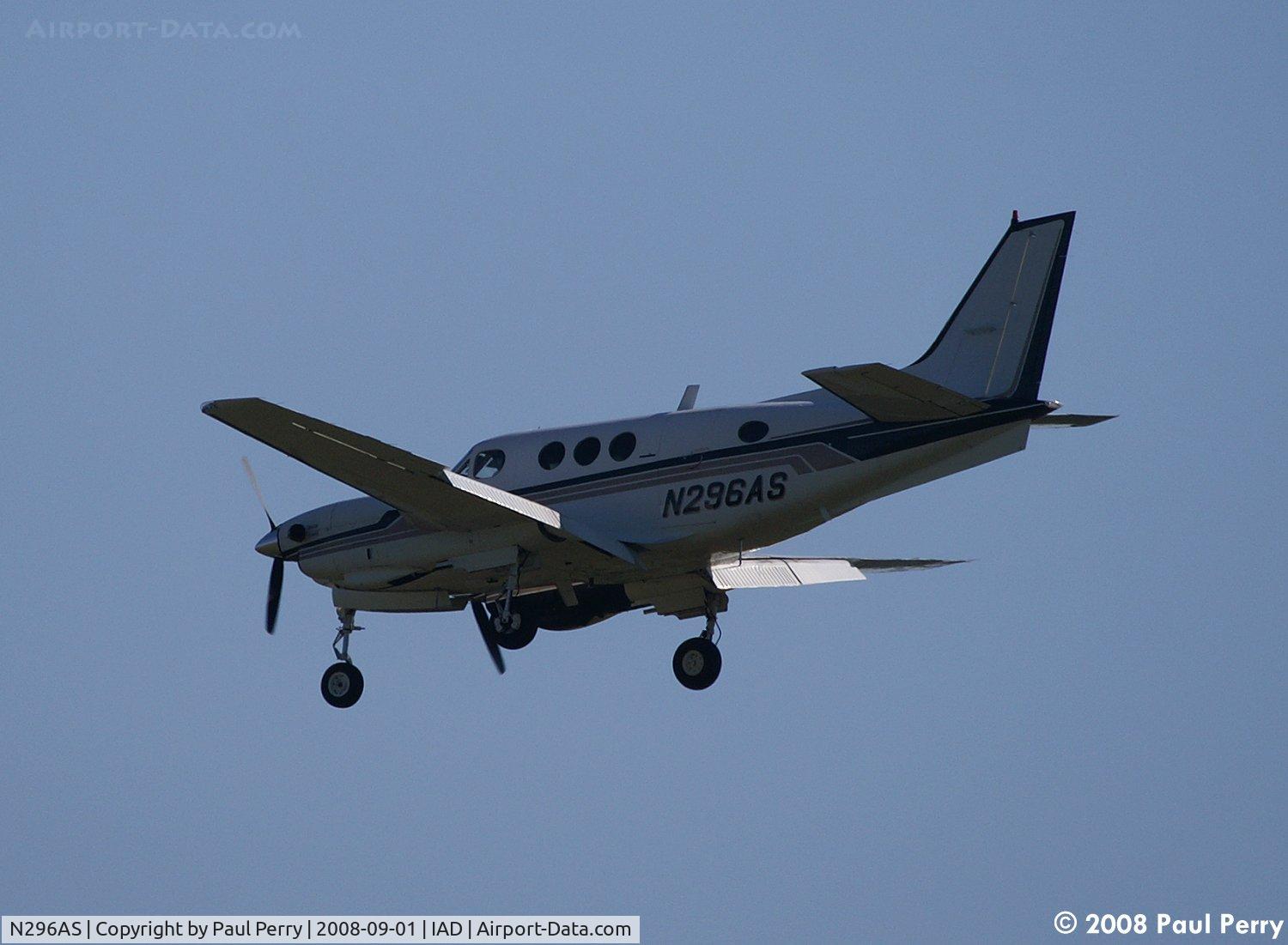 N296AS, 1977 Beech C90 King Air C/N LJ-704, Making it look easy