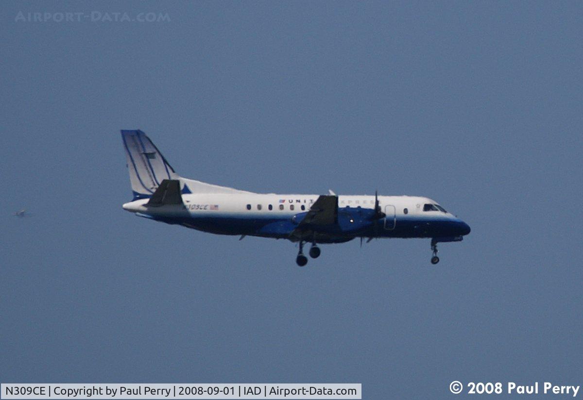 N309CE, 1990 Saab 340B C/N 340B-201, Long range look at a little United bird
