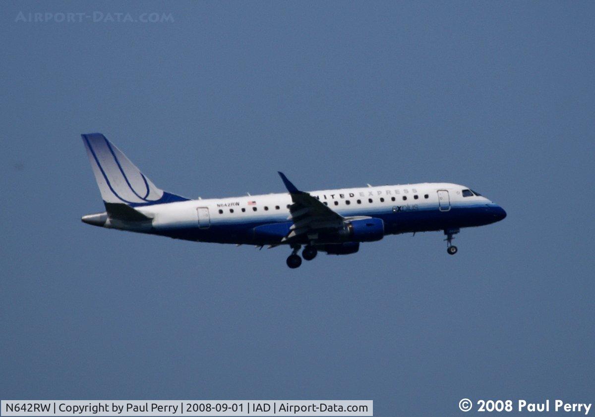 N642RW, 2004 Embraer 170SE (ERJ-170-100SE) C/N 17000063, Another arrival to RWY1C