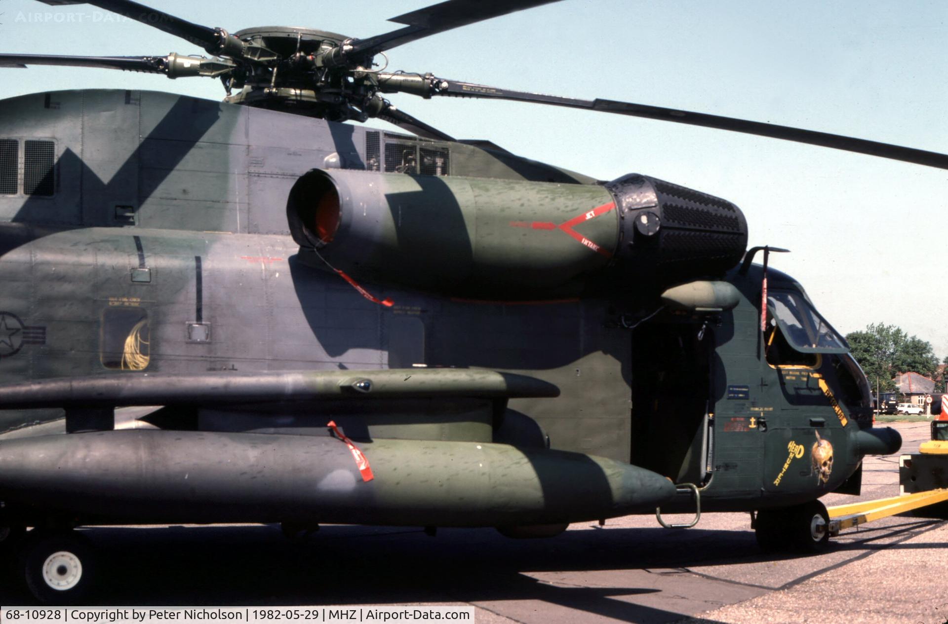 68-10928, 1968 Sikorsky CH-53C C/N 65-227, Another view of the CH-53C on display at the 1982 Mildenhall Air Fete.