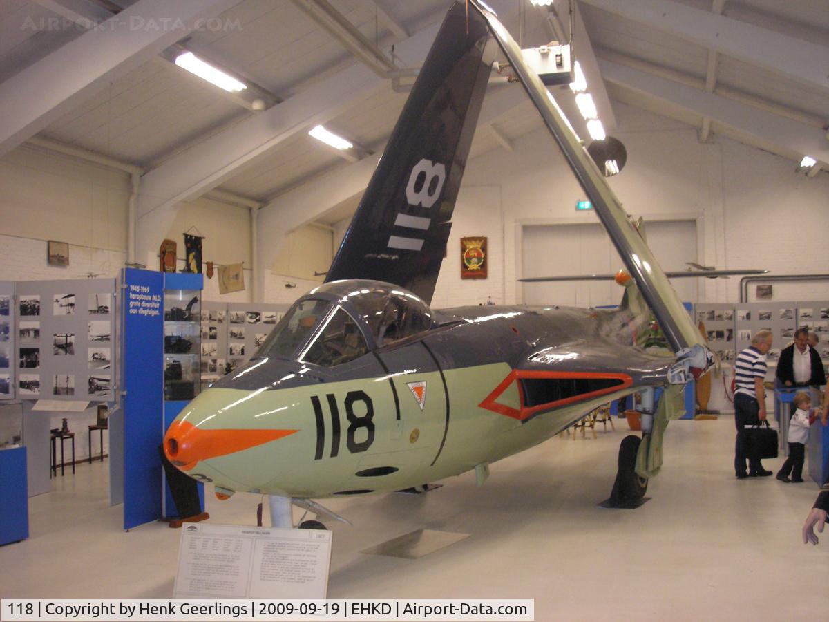 118, Hawker Sea Hawk FB.50 C/N 7474, Heldair Show Maritiem , Den Helder  19 sep 2009