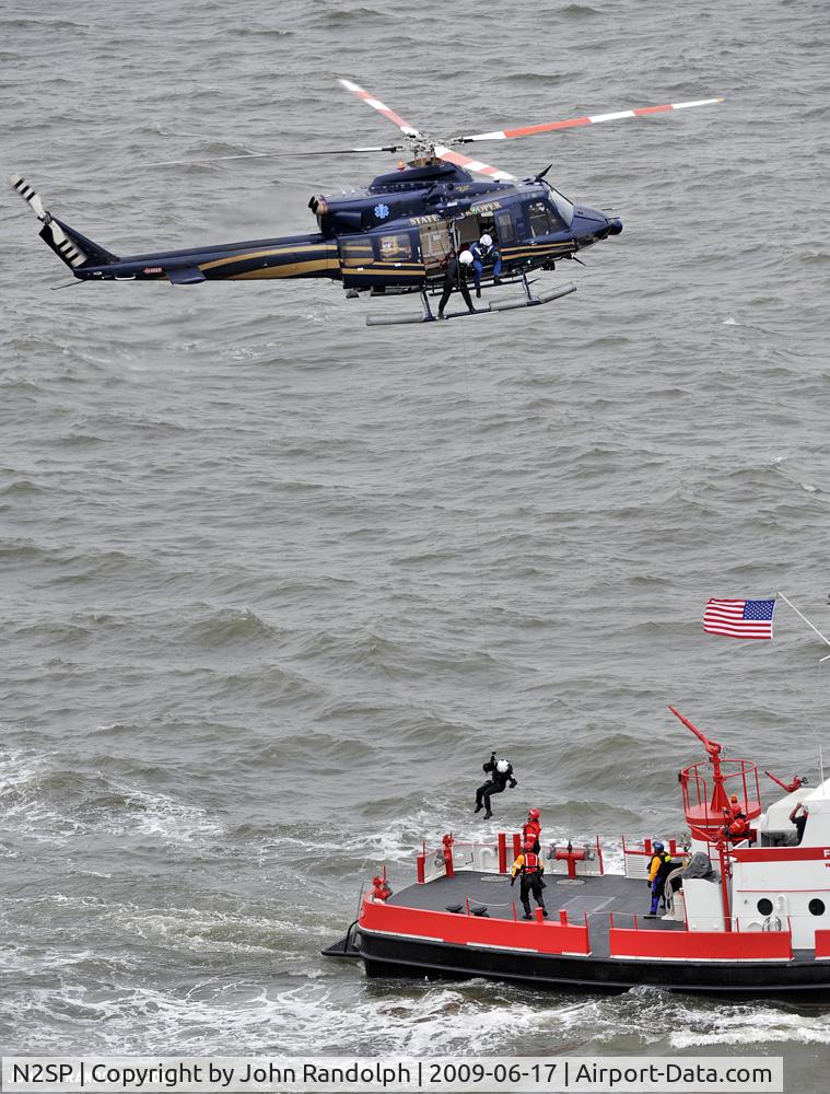 N2SP, 2006 Bell 412EP C/N 36425, Hoist in the Delaware Bay to the Wilmington fire boat 