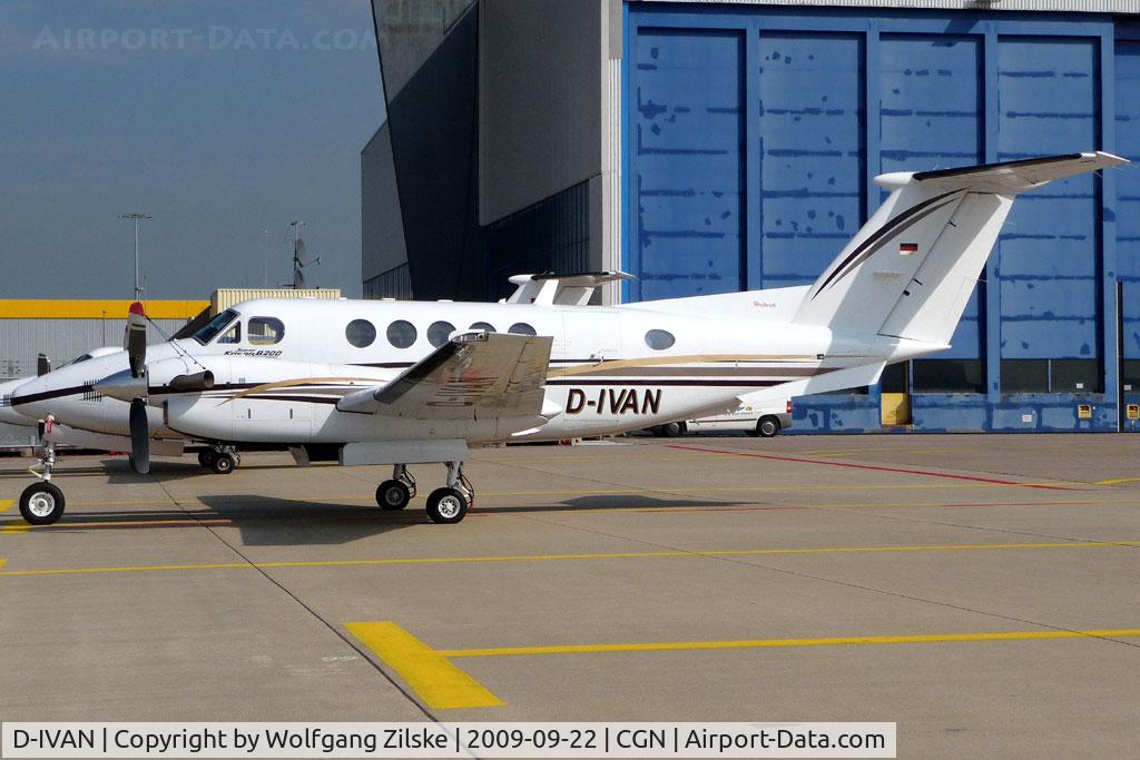 D-IVAN, 1999 Raytheon B200 King Air C/N BB-1662, visitor