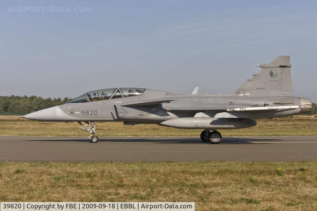 39820, Saab JAS-39C Gripen C/N 39237, Czech Air Force JAS39D taxying to the active