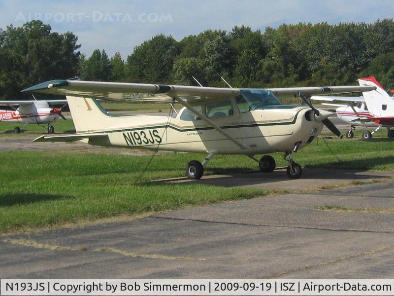 N193JS, 1975 Cessna 172M C/N 17265118, On the ramp at Cincinnati Blue Ash