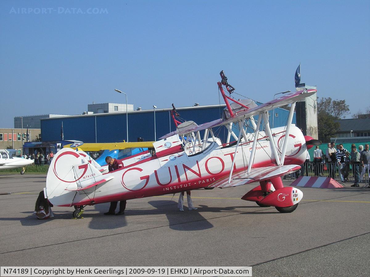 N74189, 1941 Boeing PT-17/R985 Kaydet (A75N1) C/N 75-717, Guinot Wing Walkers ; Heldair Show Maritiem , Den Helder  19 sep 2009