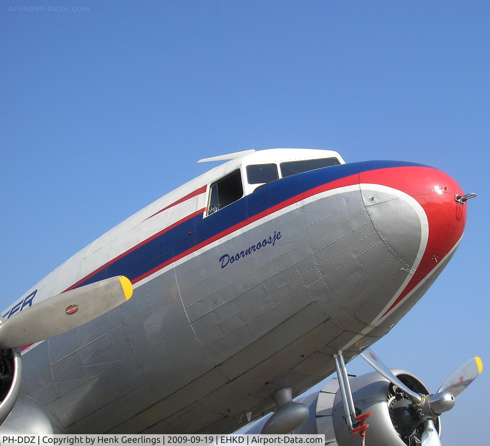 PH-DDZ, 1943 Douglas DC-3C-S1C3G (C-47A) C/N 19754, DDA Classic Airlines ; Heldair Show Maritiem , Den Helder  19 sep 2009