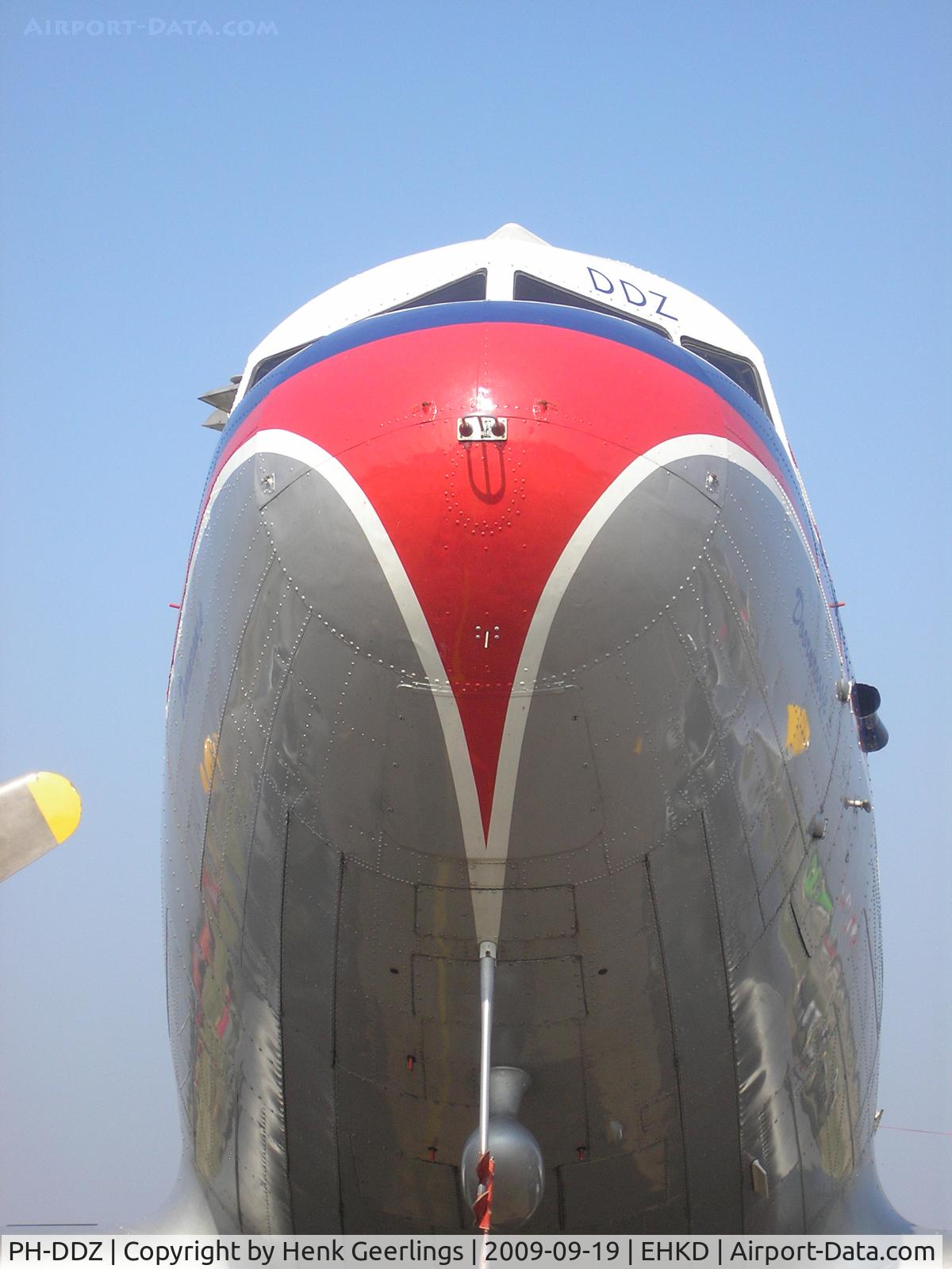 PH-DDZ, 1943 Douglas DC-3C-S1C3G (C-47A) C/N 19754, DDA Classic Airlines ; Heldair Show Maritiem , Den Helder  19 sep 2009