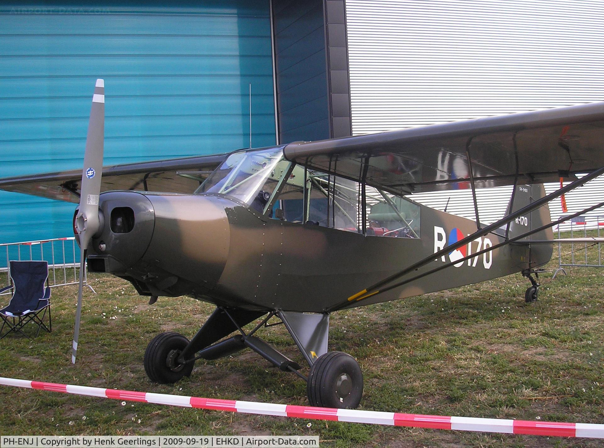 PH-ENJ, 1952 Piper L-21B Super Cub C/N 18-2540, cs R-170 ; Heldair Show Maritiem , Den Helder  19 sep 2009