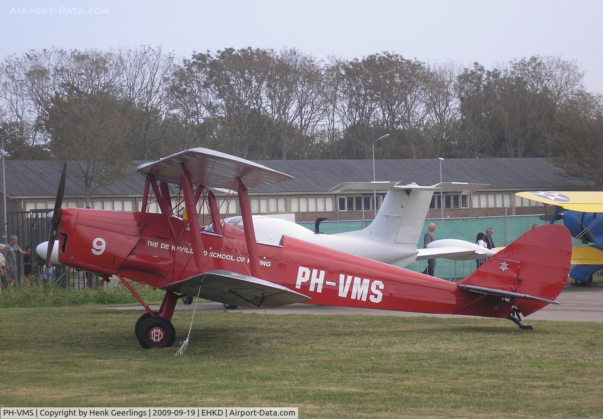 PH-VMS, 1935 De Havilland DH-82A Tiger Moth II C/N 3318, Heldair Show Maritiem , Den Helder  19 sep 2009