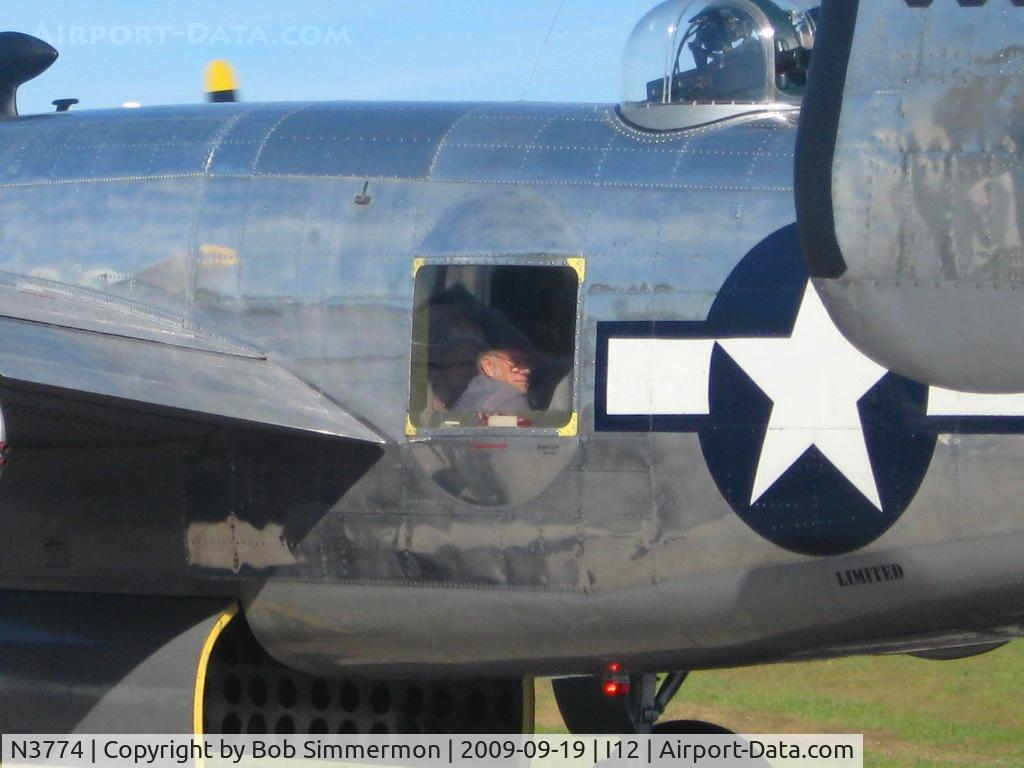 N3774, 1943 North American B-25D Mitchell C/N 100-23960, Taxiing to depart with passengers for a short ride over western Ohio during the Sidney EAA fly-in.