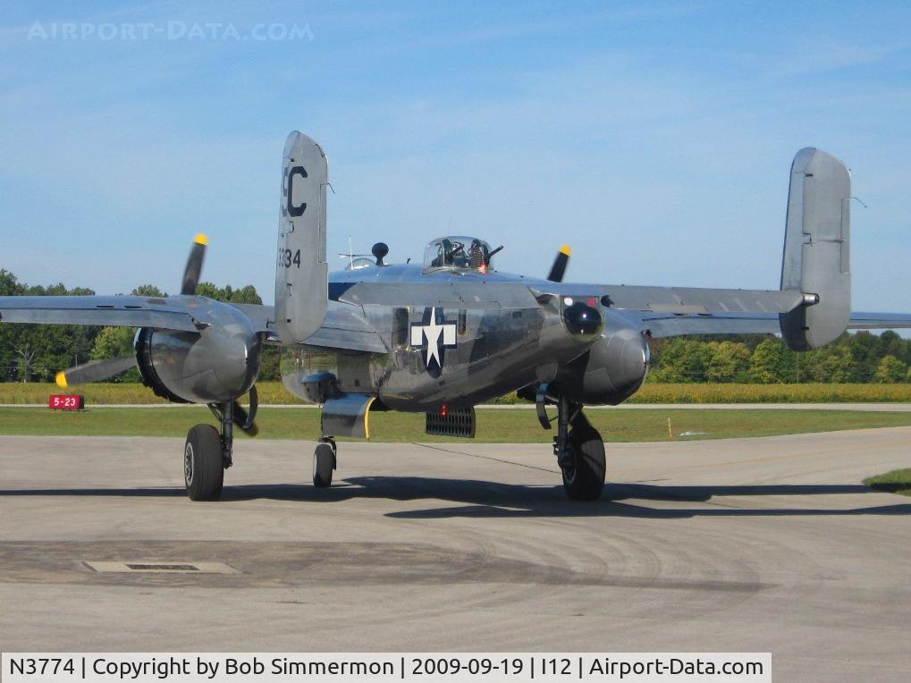 N3774, 1943 North American B-25D Mitchell C/N 100-23960, Taxiing to depart with passengers for a short ride over western Ohio during the Sidney EAA fly-in.