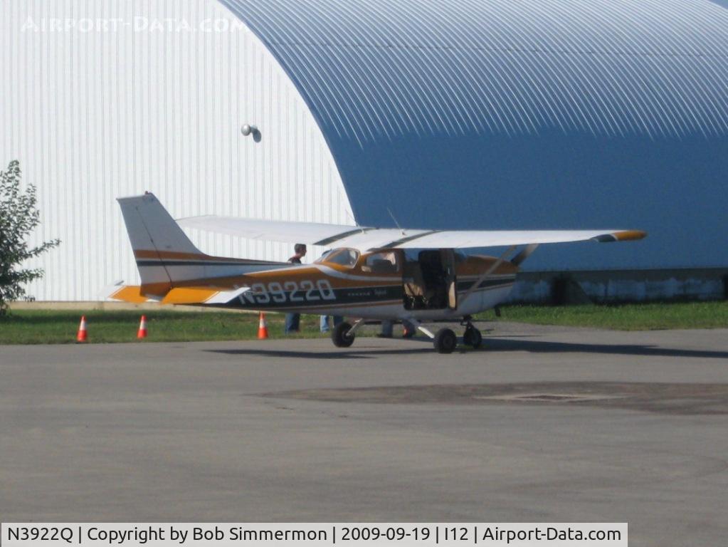 N3922Q, 1971 Cessna 172L C/N 17260022, Hauling rides during the EAA fly-in at Sidney, Ohio.