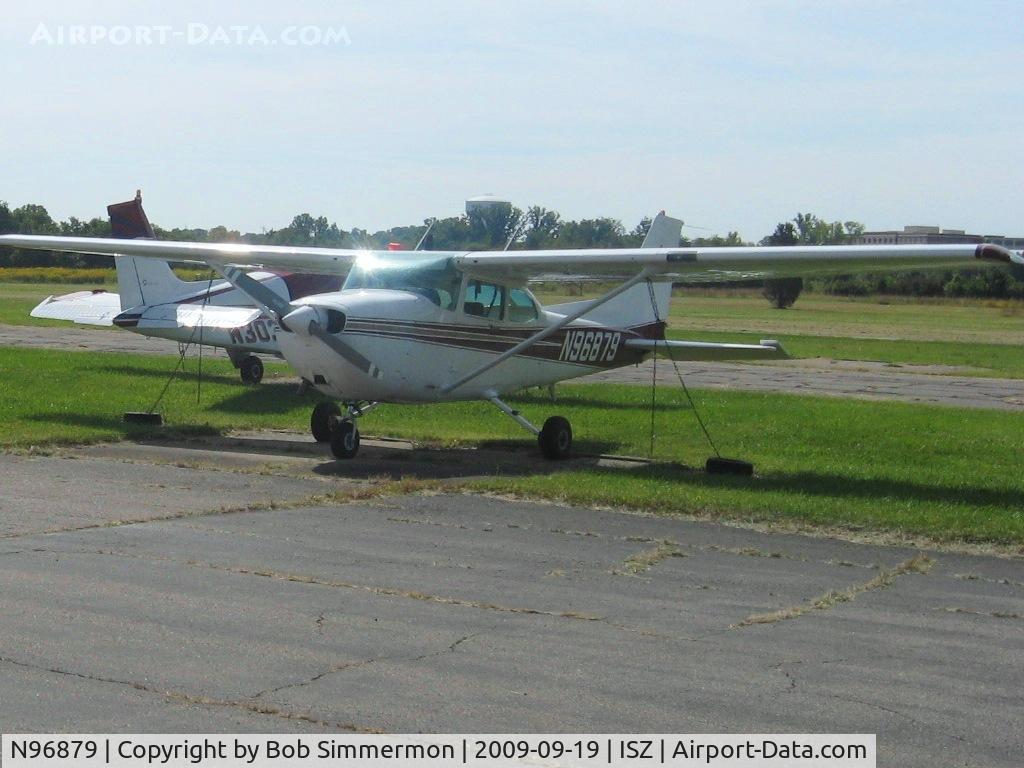 N96879, 1984 Cessna 172P C/N 17276127, On the ramp at Cincinnati Blue Ash