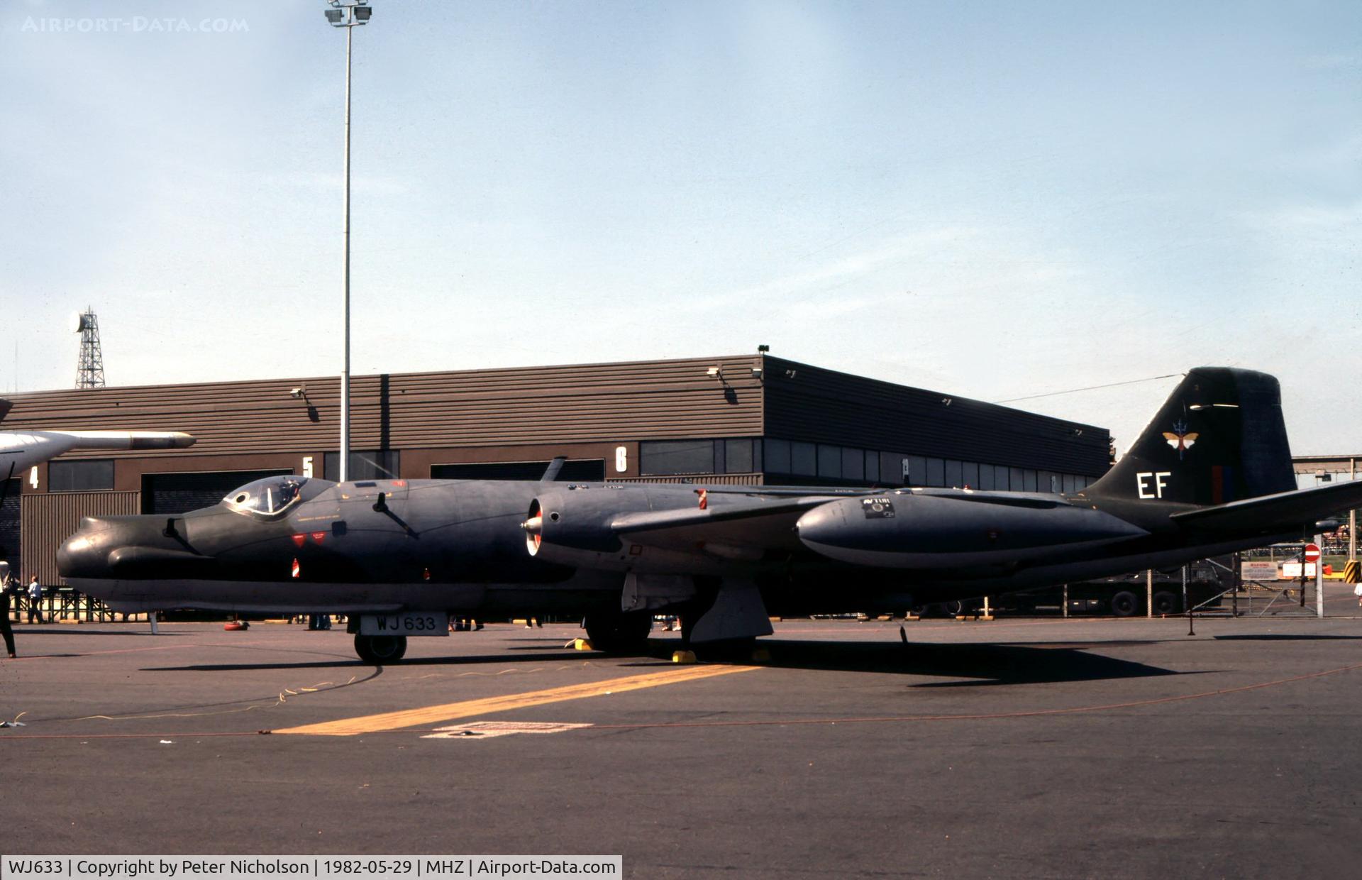 WJ633, 1954 English Electric Canberra T.17 C/N HP-200B, Canberra T.17 of 360 Squadron at the 1982 RAF Mildenhall Air Fete.