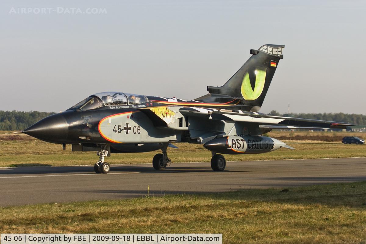 45 06, Panavia Tornado IDS C/N 518/GS159/4206, taxying to the active