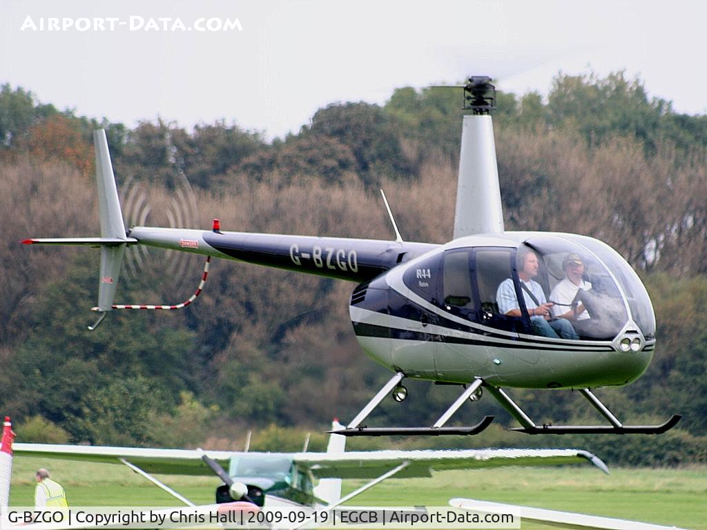 G-BZGO, 2000 Robinson R44 Astro C/N 0757, Barton Fly-in and Open Day