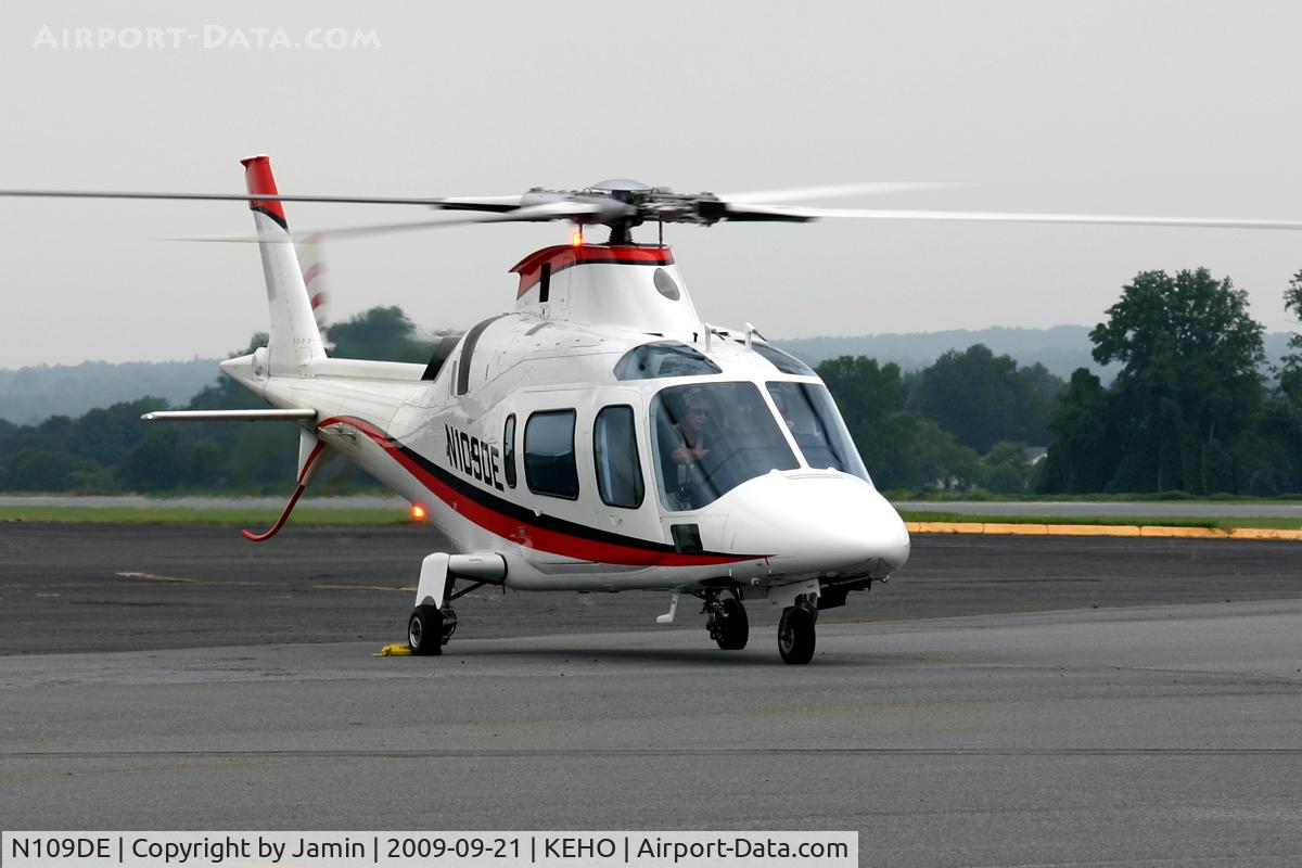 N109DE, 2000 Agusta A-109E C/N 11069, Doing a few more checks before departure.