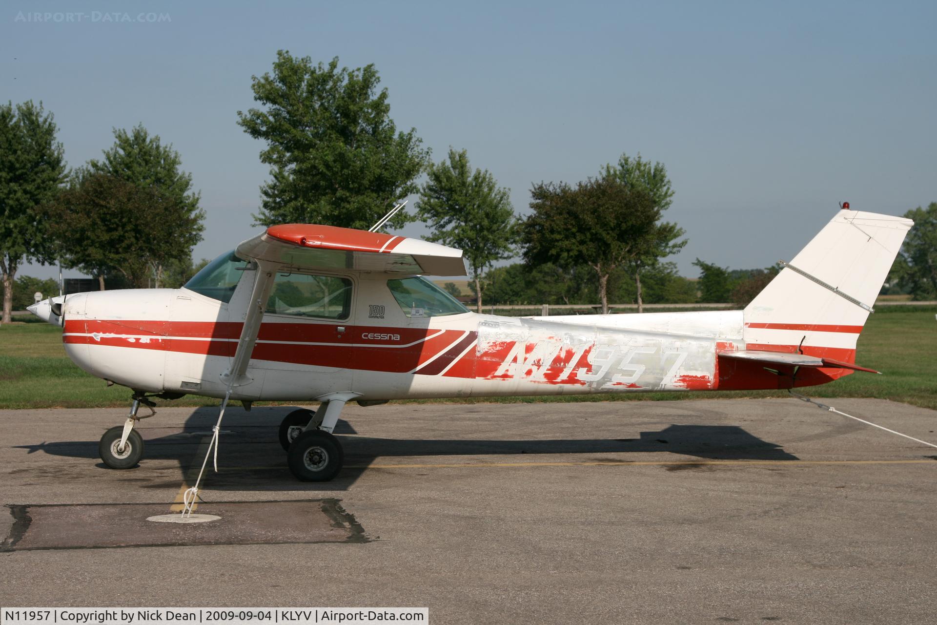 N11957, 1974 Cessna 150L C/N 15075735, KLYV