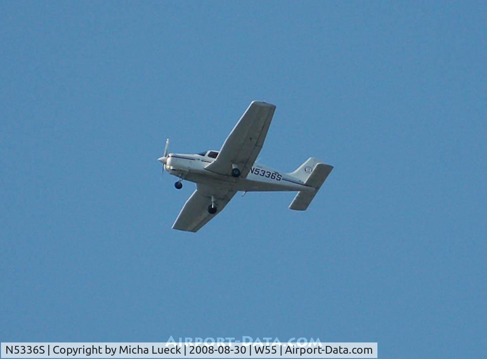 N5336S, Piper PA-28-161 Cherokee Warrior II C/N 2842133, Overflying Lake Union