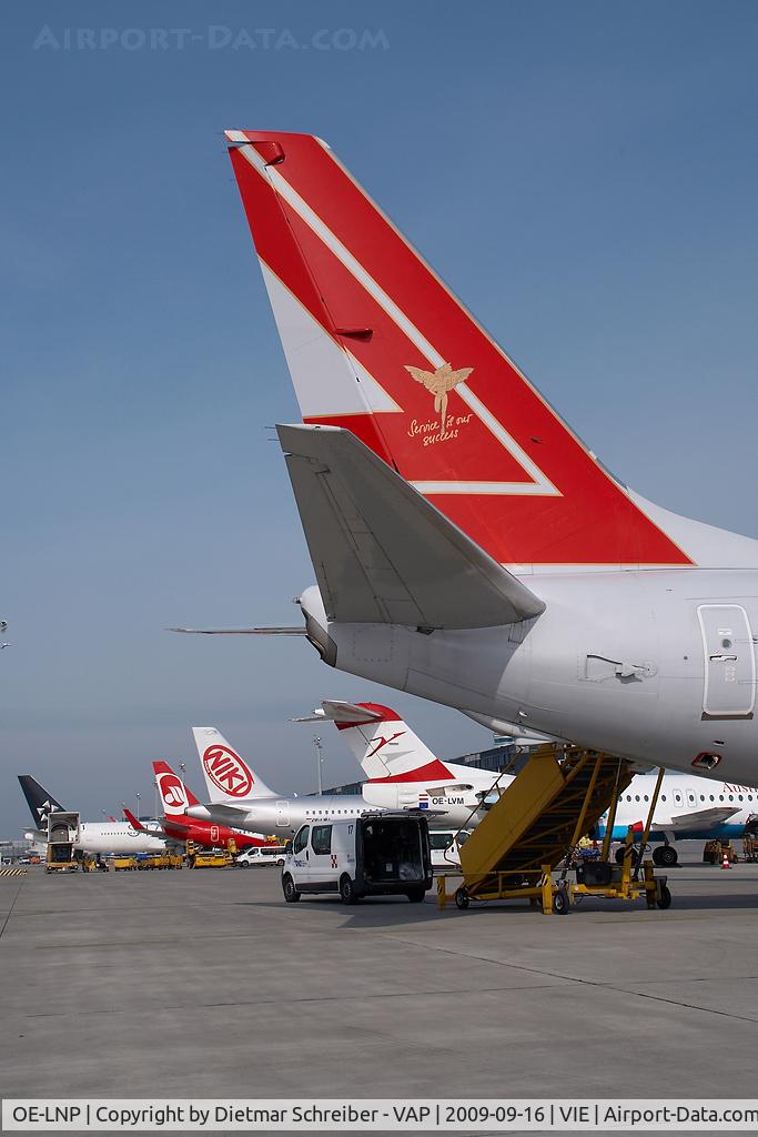 OE-LNP, 2002 Boeing 737-8Z9 C/N 30420, Lauda AIr Boeing 737-800